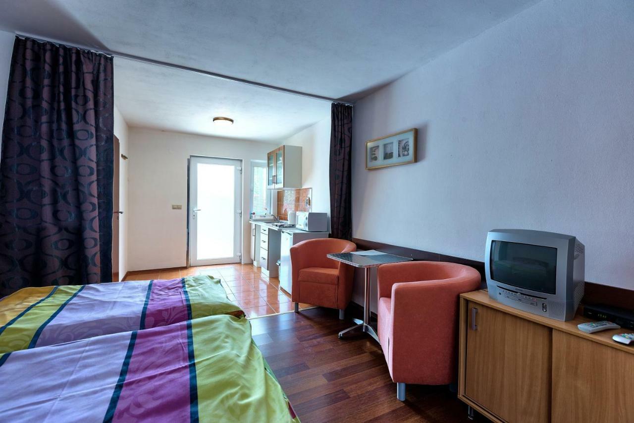 Hotel Apartmanovy Dom Red Podhájska Zewnętrze zdjęcie