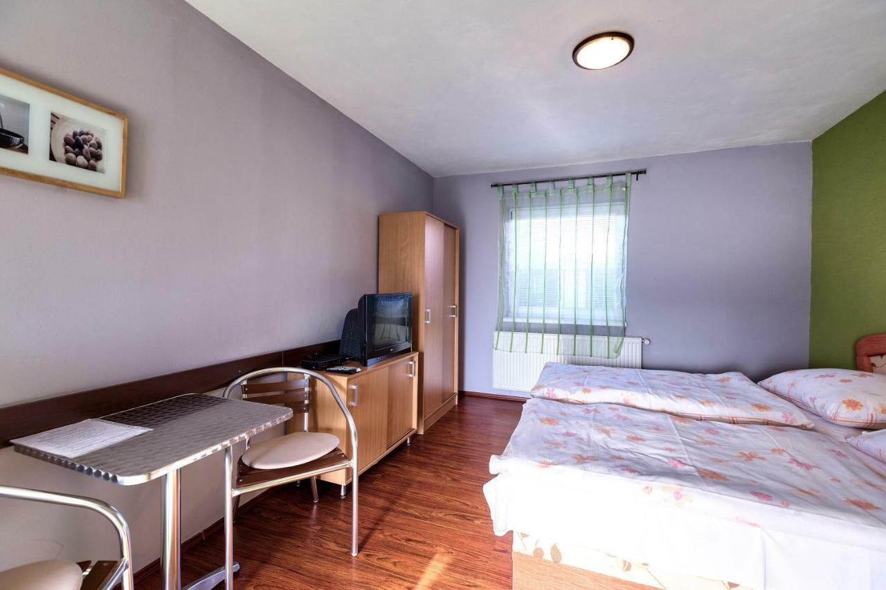 Hotel Apartmanovy Dom Red Podhájska Zewnętrze zdjęcie