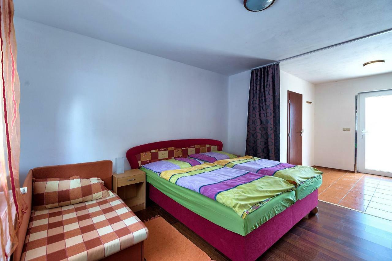 Hotel Apartmanovy Dom Red Podhájska Zewnętrze zdjęcie