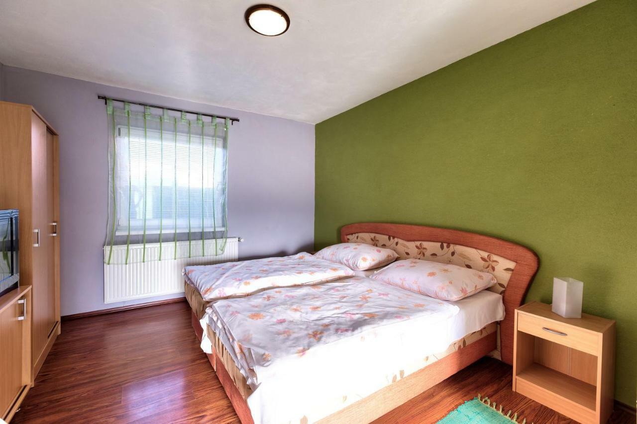 Hotel Apartmanovy Dom Red Podhájska Zewnętrze zdjęcie