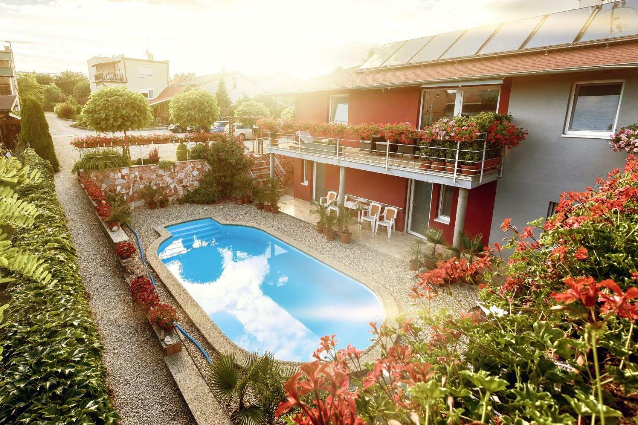 Hotel Apartmanovy Dom Red Podhájska Zewnętrze zdjęcie
