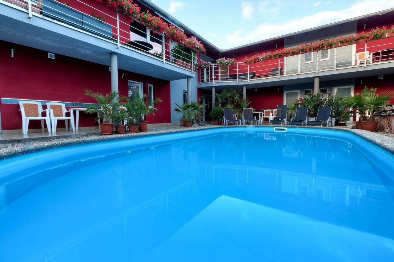 Hotel Apartmanovy Dom Red Podhájska Zewnętrze zdjęcie