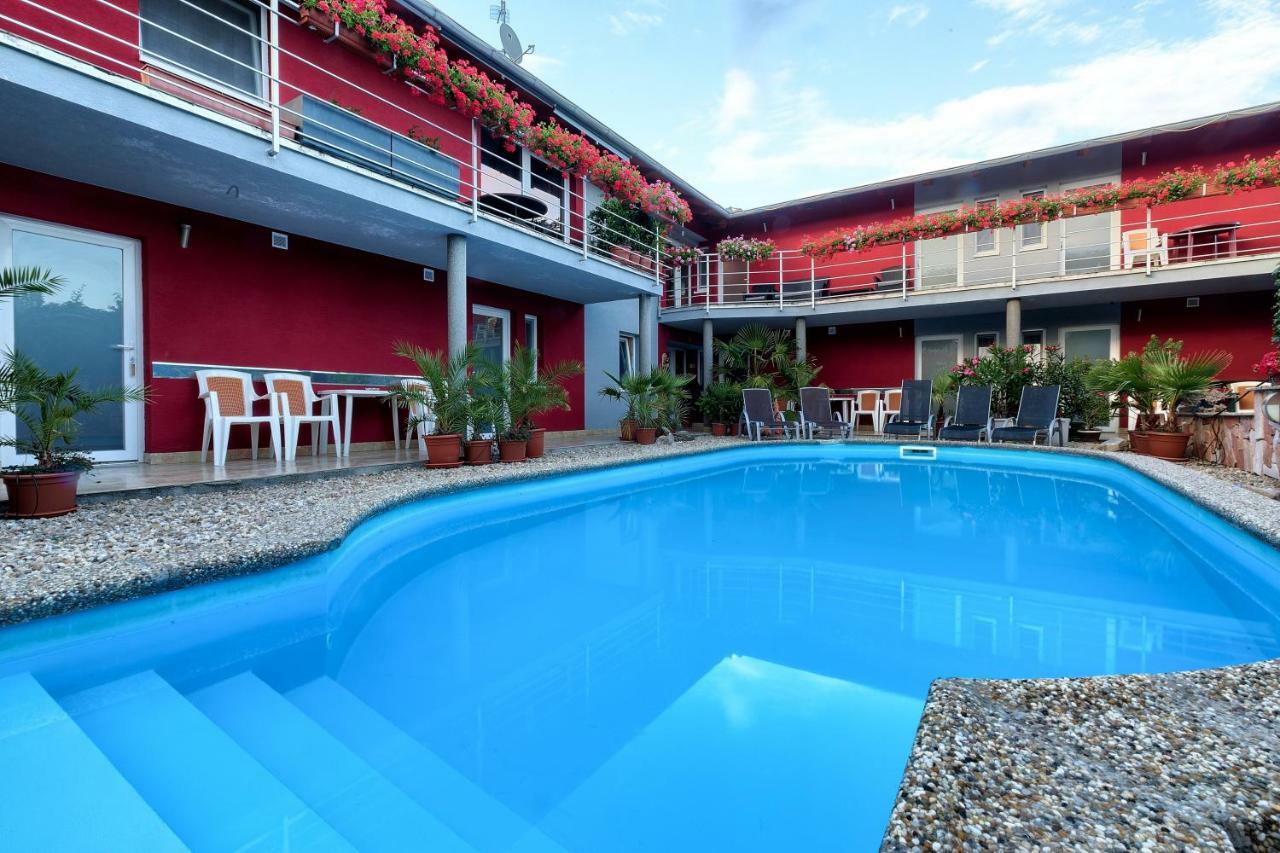 Hotel Apartmanovy Dom Red Podhájska Zewnętrze zdjęcie