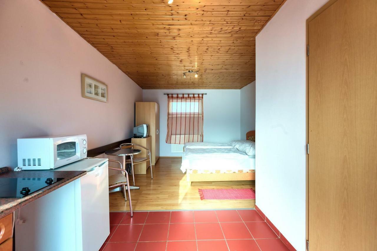 Hotel Apartmanovy Dom Red Podhájska Zewnętrze zdjęcie