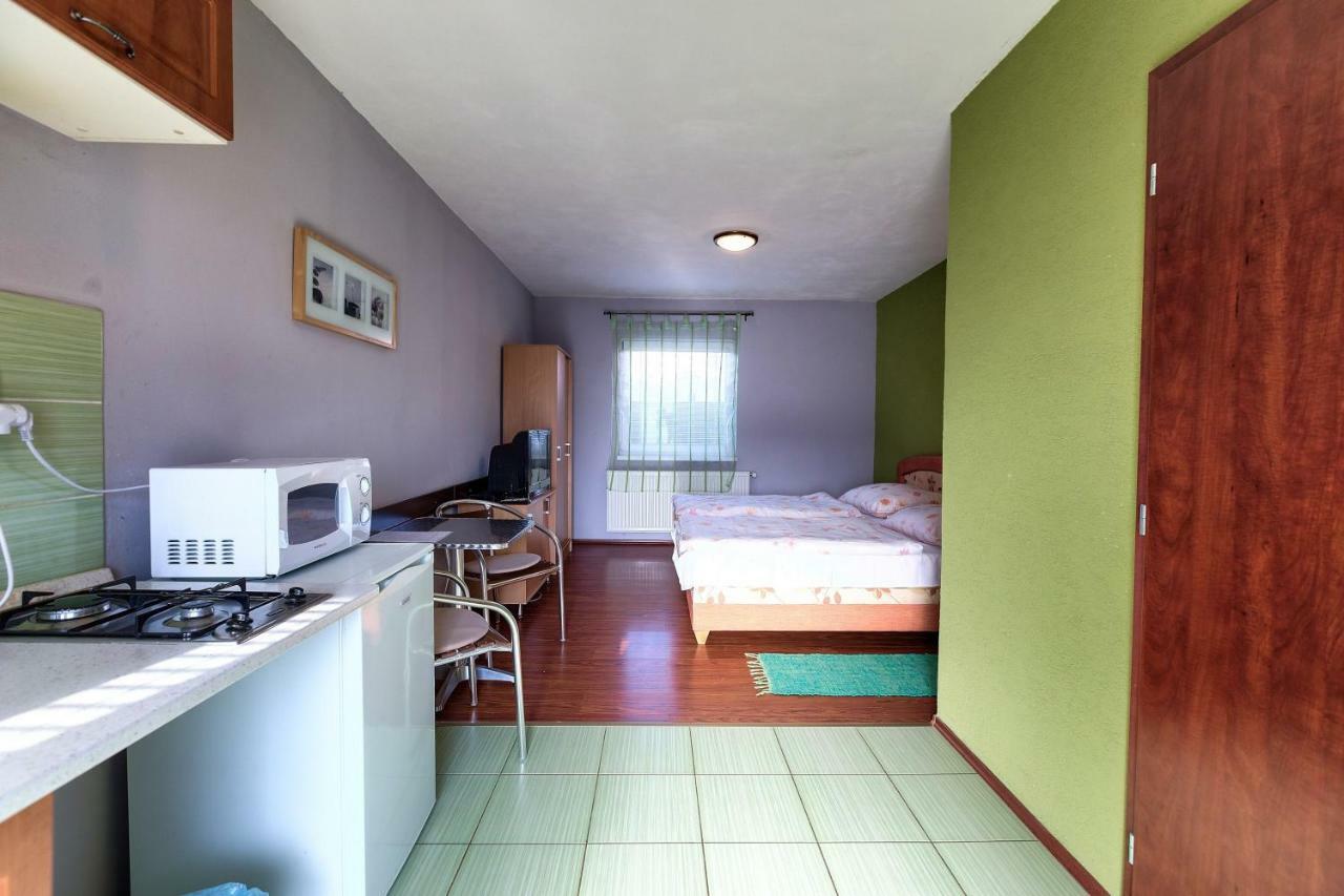 Hotel Apartmanovy Dom Red Podhájska Zewnętrze zdjęcie