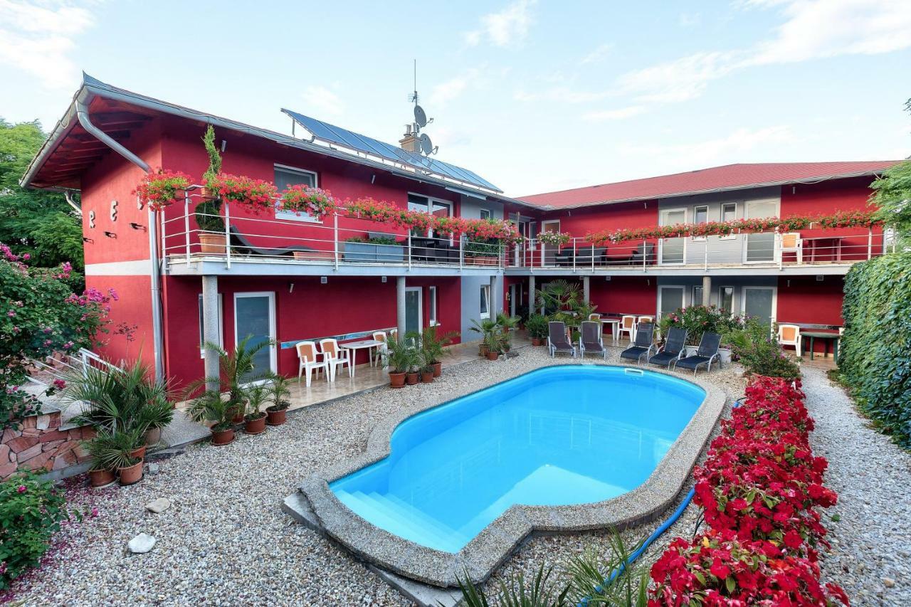 Hotel Apartmanovy Dom Red Podhájska Zewnętrze zdjęcie
