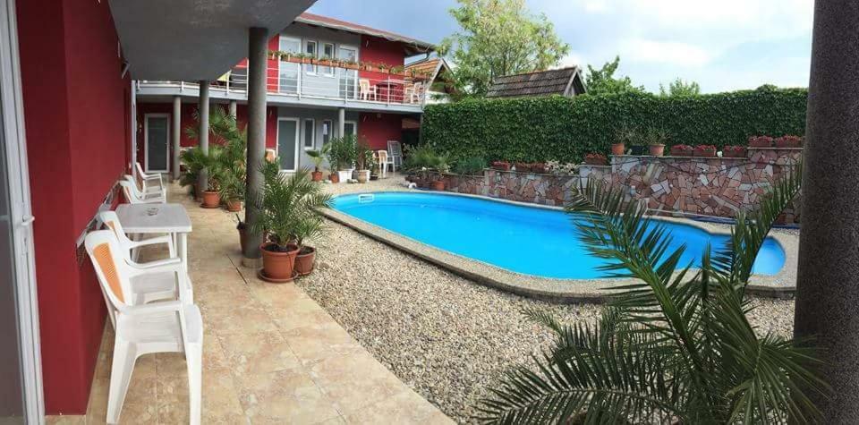 Hotel Apartmanovy Dom Red Podhájska Zewnętrze zdjęcie