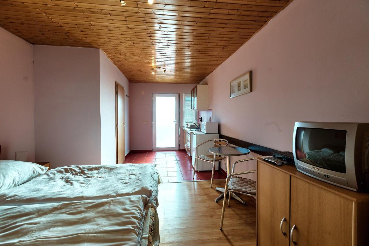 Hotel Apartmanovy Dom Red Podhájska Zewnętrze zdjęcie