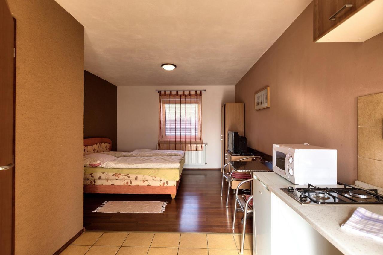 Hotel Apartmanovy Dom Red Podhájska Zewnętrze zdjęcie