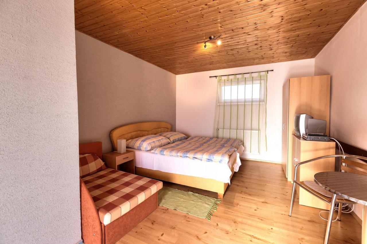 Hotel Apartmanovy Dom Red Podhájska Zewnętrze zdjęcie