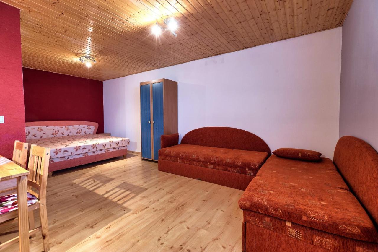 Hotel Apartmanovy Dom Red Podhájska Zewnętrze zdjęcie