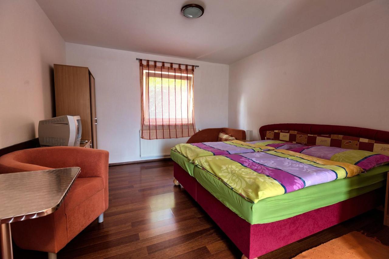 Hotel Apartmanovy Dom Red Podhájska Zewnętrze zdjęcie